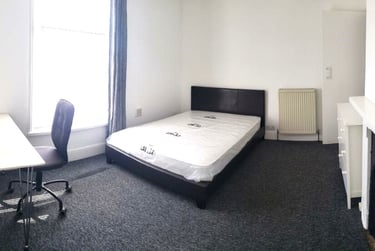 2 bed flat, Queen Street, University of Portsmouth, Portsmouth, PO13GA - Image 4