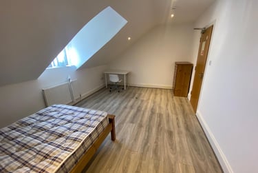 6 bed flat, Osborne Road, Southsea, Portsmouth, PO53LT - Image 3