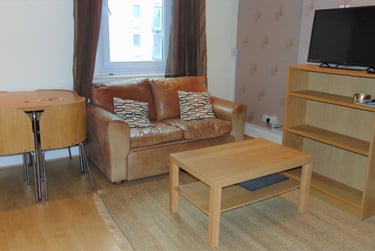 4 bed flat, Alhambra Road, Southsea, Portsmouth, PO40RT - Image 4