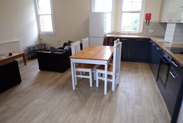 6 bed house, Aylward Street, University of Portsmouth, Portsmouth, PO13PH - Image 2