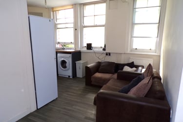 4 bed flat, Aylward Street, University of Portsmouth, Portsmouth, PO13PH - Image 2