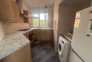 4 bed flat, Albert Road, Southsea, Portsmouth, PO40JW - Image 3