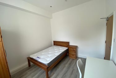 6 bed flat, Osborne Road, Southsea, Portsmouth, PO53LT - Image 4