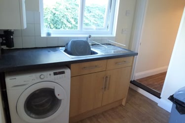 5 bed house, Francis Avenue, Southsea, Portsmouth, PO40HL - Image 3