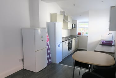 6 bed house, Pains Road, University of Portsmouth, Portsmouth, PO51HE - Image 1