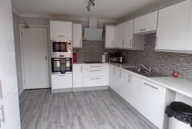 7 bed house, Grenville Road, Southsea, Portsmouth, PO40EA - Image 2