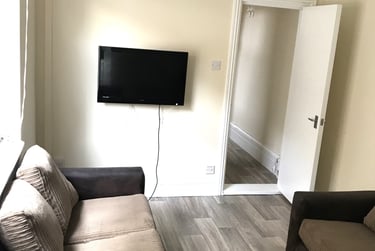 5 bed house, Darlington Road, Southsea, Portsmouth, PO40ND - Image 1