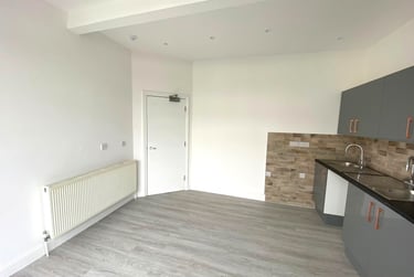5 bed flat, Albert Road, Southsea, Portsmouth, PO52SN - Image 2