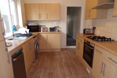 4 bed house, Edmund Road, Southsea, Portsmouth, PO40LL - Image 4