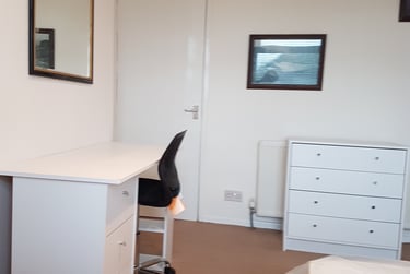 3 bed house, Strawberry Road, Pendleton, Salford, M66PT - Image 1