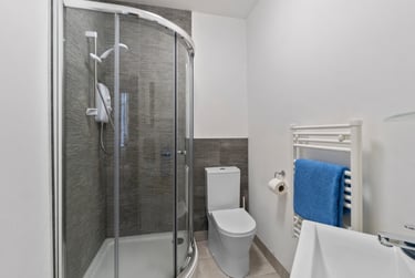 2 bed flat, North Hill, Plymouth, PL48ET - Image 2