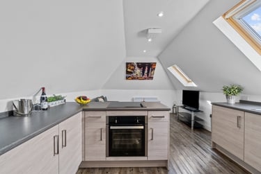 2 bed flat, North Hill, Plymouth, PL48ET - Image 1