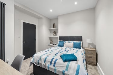 1 bed flat, North Hill, Greenbank, Plymouth, PL48JT - Image 1