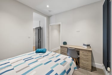 1 bed flat, North Hill, Greenbank, Plymouth, PL48JT - Image 2