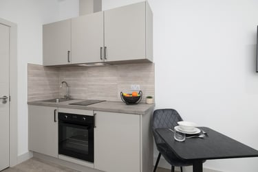1 bed studio, North Hill, Plymouth, PL48ET - Image 5
