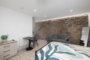1 bed studio, North Hill, Plymouth, PL48ET - Image 2