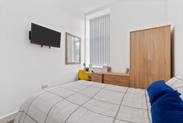 2 bed flat, North Hill, Greenbank, Plymouth, PL48ET - Image 2