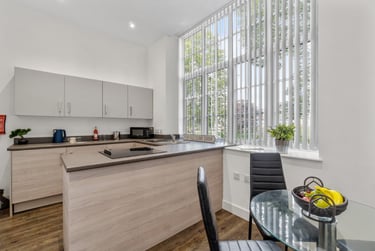 2 bed flat, North Hill, Plymouth, PL48ET - Image 3