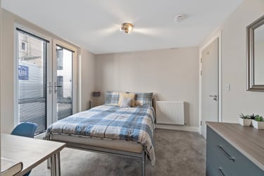 2 bed flat, Bedford Terrace, North Hill, Plymouth, PL48EY - Image 2