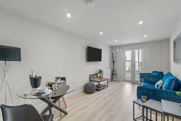 2 bed flat, Marlborough Road, North Hill, Plymouth, PL48LP - Image 1