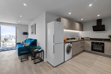 2 bed flat, Marlborough Road, North Hill, Plymouth, PL48LP - Image 1