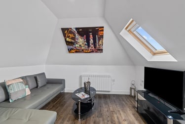 2 bed flat, North Hill, Plymouth, PL48ET - Image 3