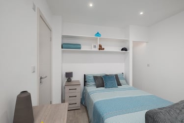 1 bed studio, North Hill, Plymouth, PL48ET - Image 3