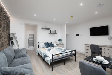 1 bed studio, North Hill, Plymouth, PL48ET - Image 3