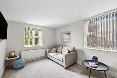 1 bed flat, North Hill, Plymouth, PL48JT - Image 1