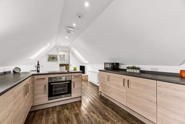 2 bed flat, North Hill, Plymouth, PL48ET - Image 1