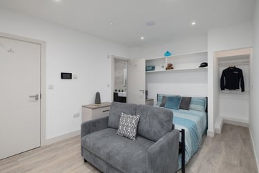 1 bed studio, North Hill, Plymouth, PL48ET - Image 4
