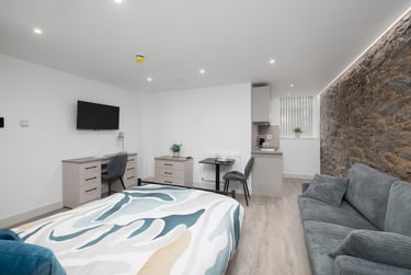 1 bed studio, North Hill, Plymouth, PL48ET - Image 4