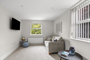 1 bed flat, North Hill, Plymouth, PL48JT - Image 2