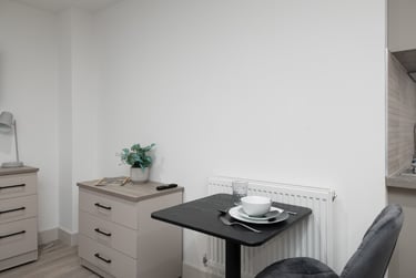 1 bed studio, North Hill, Plymouth, PL48ET - Image 5