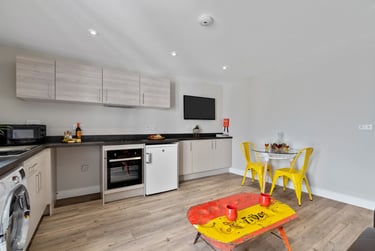 2 bed flat, Armada Street, North Hill, Plymouth, PL48LS - Image 2