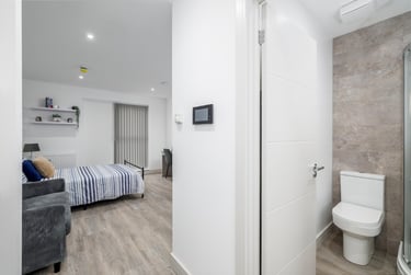 1 bed studio, North Hill, Plymouth, PL48ET - Image 5