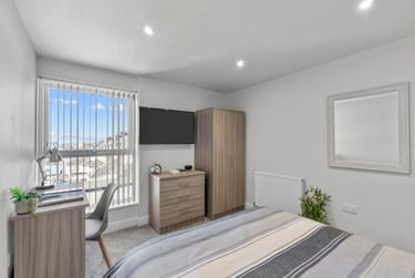 2 bed flat, Marlborough Road, North Hill, Plymouth, PL48LP - Image 2