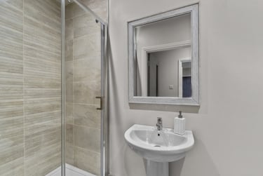 2 bed flat, Bedford Park Villas, Greenbank, Plymouth, PL48HL - Image 10