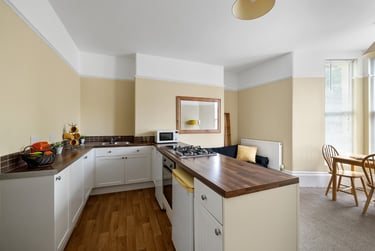 2 bed flat, Lisson Grove, Lipson, Plymouth, PL47DN - Image 1