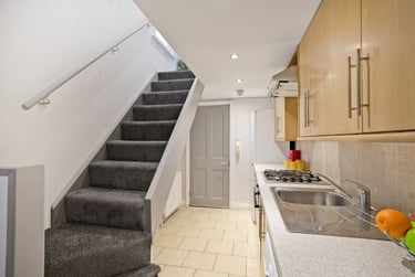 2 bed flat, Bedford Terrace, North Hill, Plymouth, PL48EY - Image 9