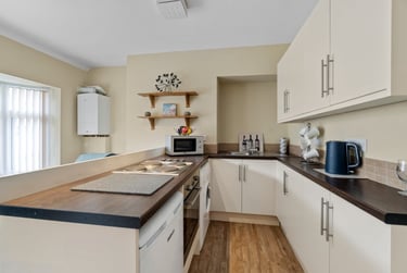 2 bed flat, Sefton Avenue, Lipson, Plymouth, PL47HB - Image 5