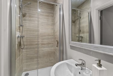 2 bed flat, Bedford Park Villas, Greenbank, Plymouth, PL48HL - Image 11