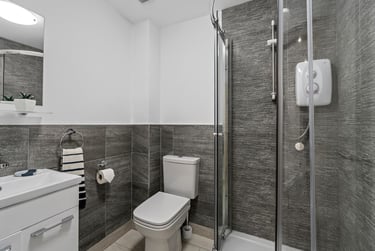 2 bed flat, North Hill, Plymouth, PL48ET - Image 9