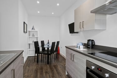 2 bed flat, North Hill, Plymouth, PL48ET - Image 9