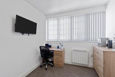 2 bed flat, North Hill, Plymouth, PL48ET - Image 9