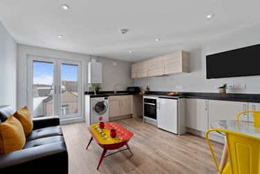 2 bed flat, Armada Street, North Hill, Plymouth, PL48LS - Image 1