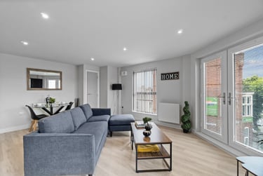 2 bed flat, Marlborough Road, North Hill, Plymouth, PL48LP - Image 1