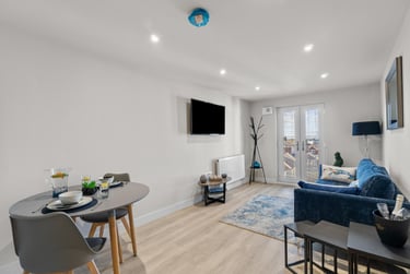 2 bed flat, Marlborough Road, North Hill, Plymouth, PL48LP - Image 1