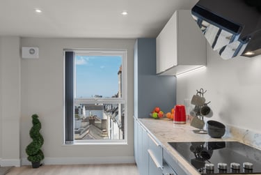 2 bed flat, Marlborough Road, North Hill, Plymouth, PL48LP - Image 1