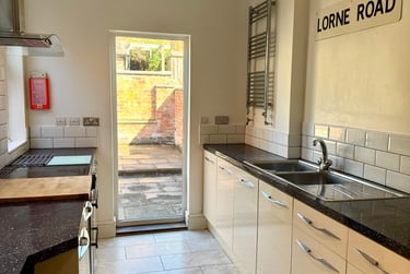 6 bed house, Lorne Road, Clarendon park, Leicester, LE21YG - Image 2